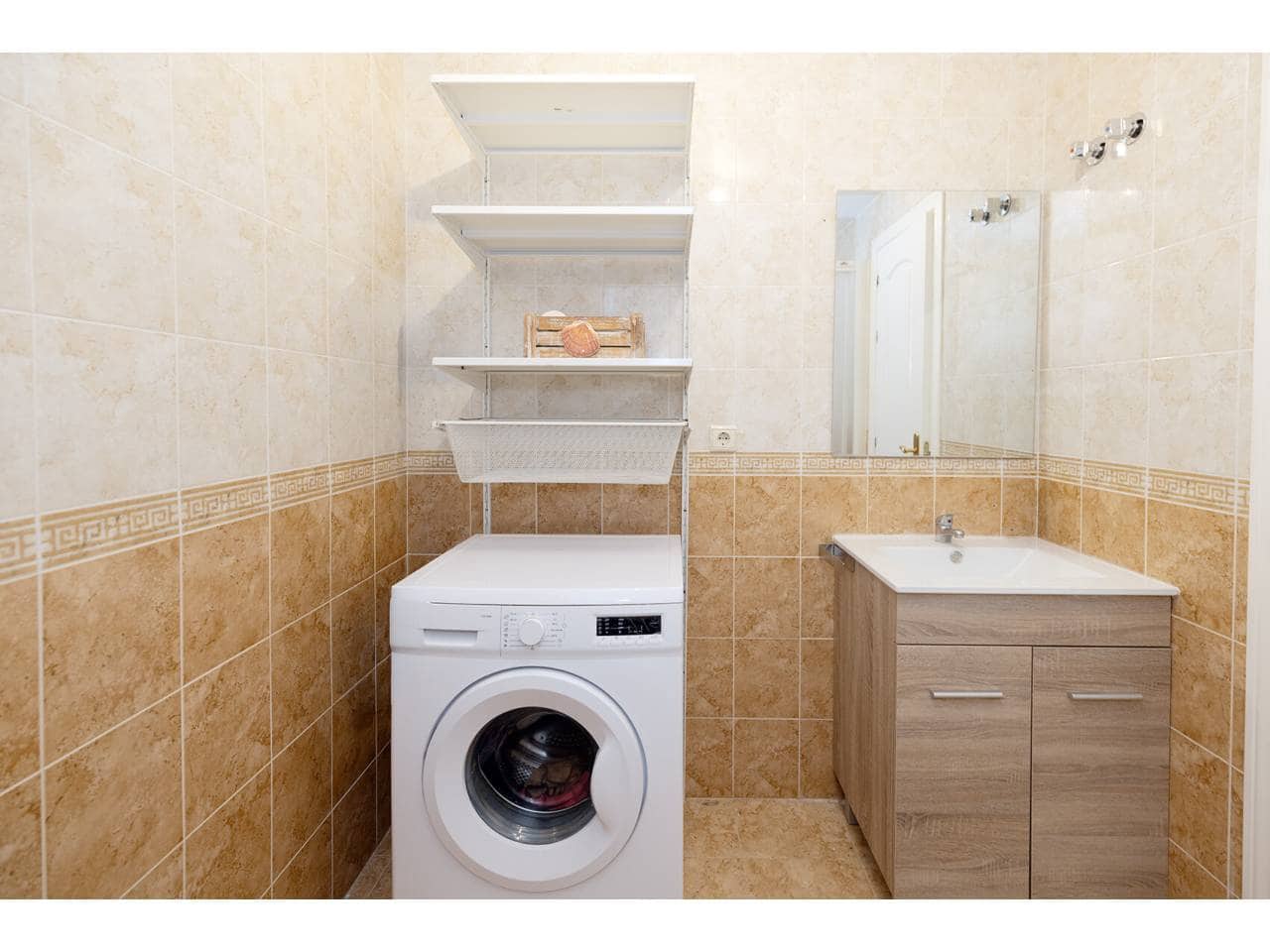 Apartamento de 2 habitaciones en San Luis de Sabinillas en venta con piscina - 264.900 € (Ref: 10127482)