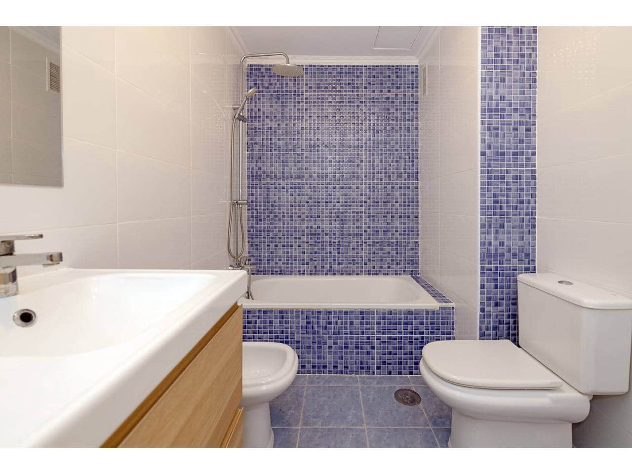 Apartamento de 2 habitaciones en San Luis de Sabinillas en venta con piscina - 264.900 € (Ref: 10127482)