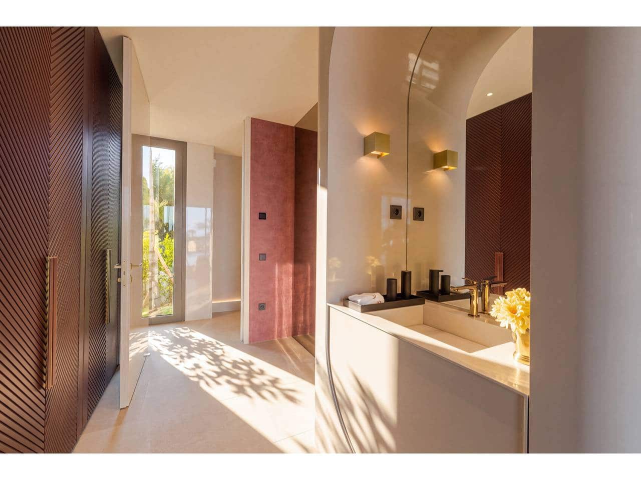 Chalet de 6 habitaciones en Sotogrande en venta con piscina garaje - 7.950.000 € (Ref: 10157149)
