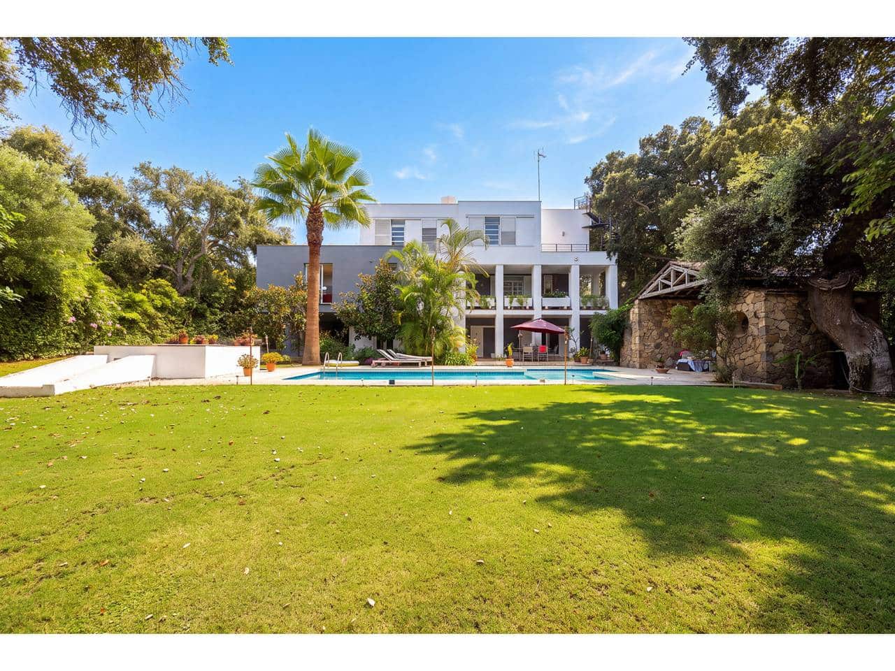 5 bedroom Villa for sale in Sotogrande with pool garage - € 2,475,000 (Ref: 10164067)