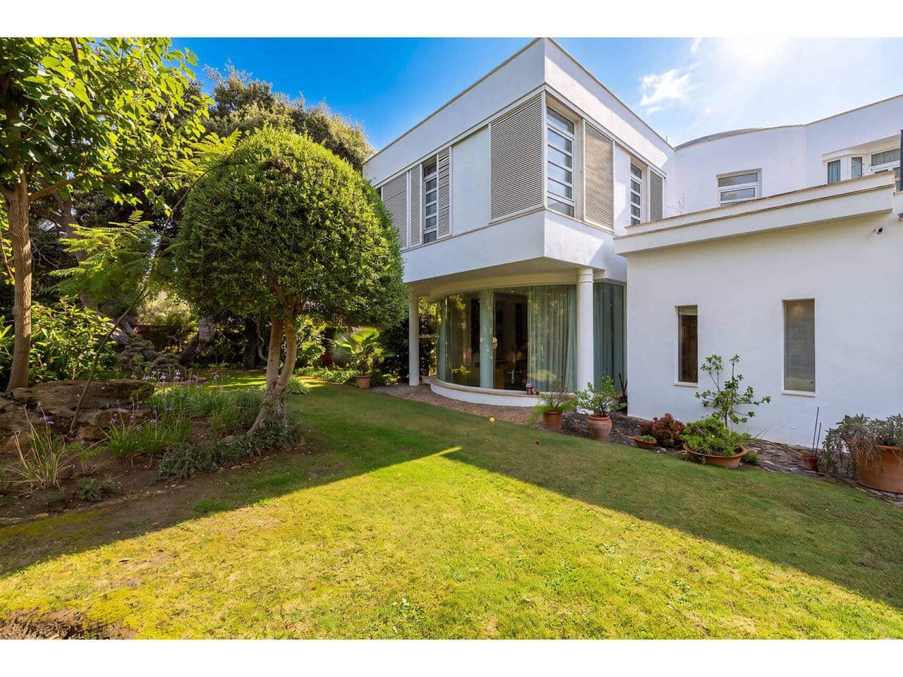 5 bedroom Villa for sale in Sotogrande with pool garage - € 2,475,000 (Ref: 10164067)