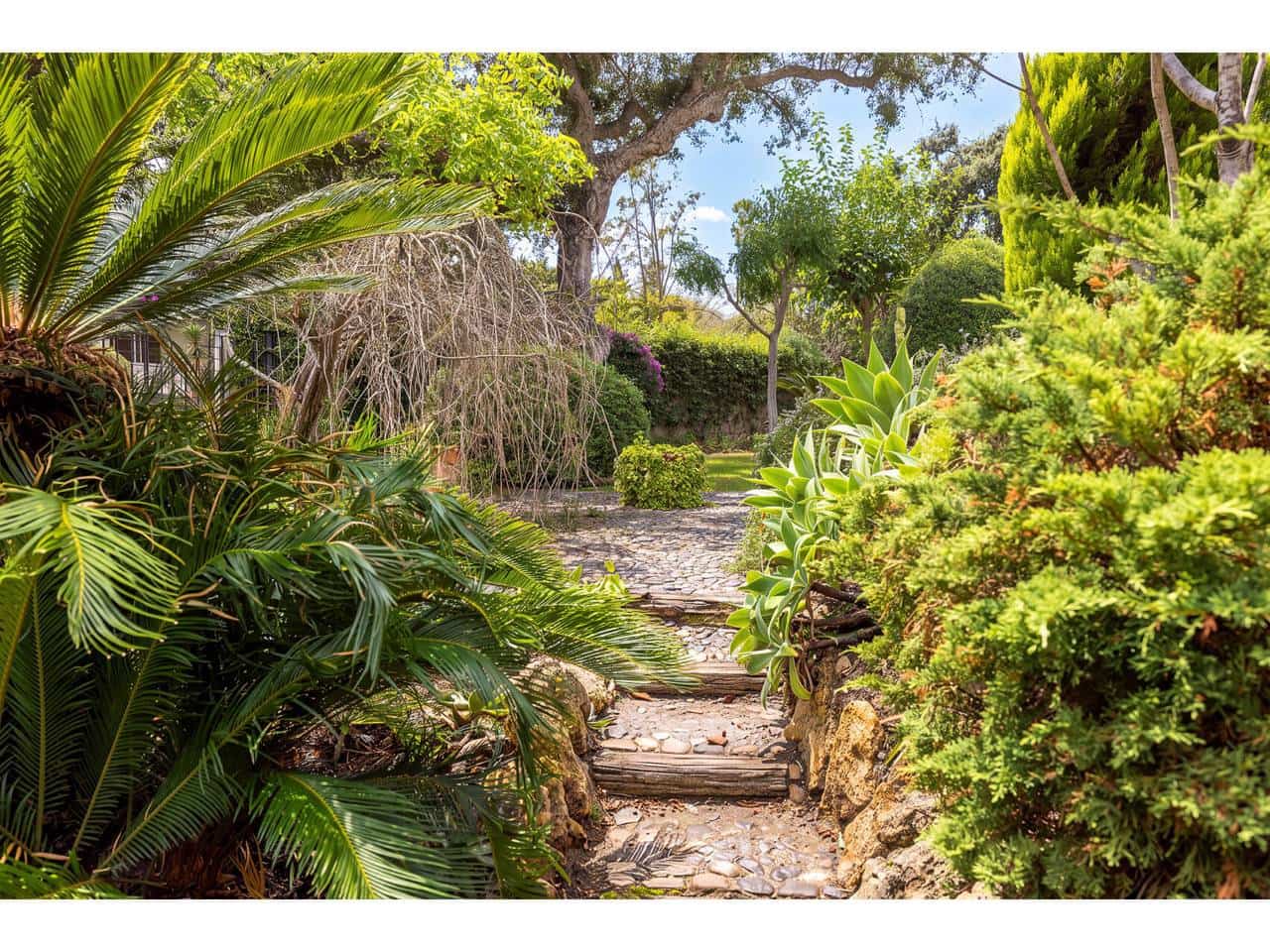 5 bedroom Villa for sale in Sotogrande with pool garage - € 2,475,000 (Ref: 10164067)