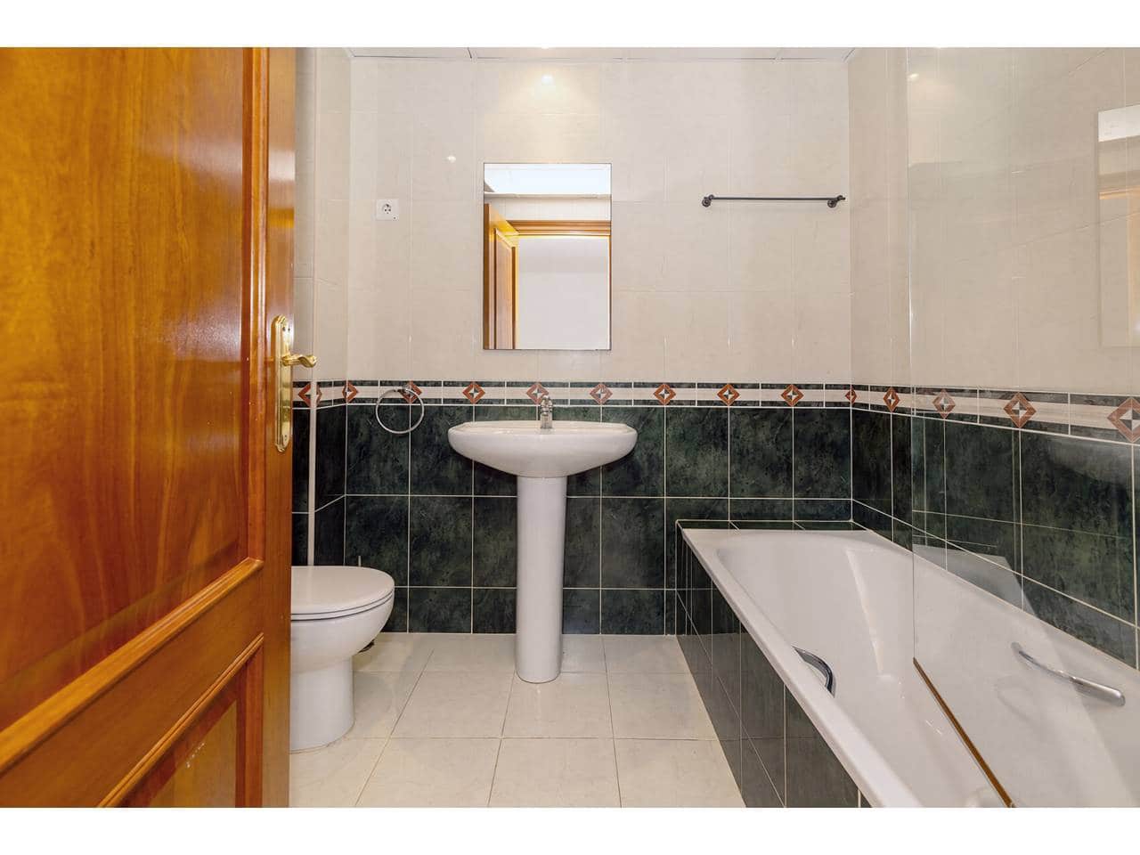 4 bedroom Townhouse for sale in Manilva with pool garage - € 575,000 (Ref: 10170409)