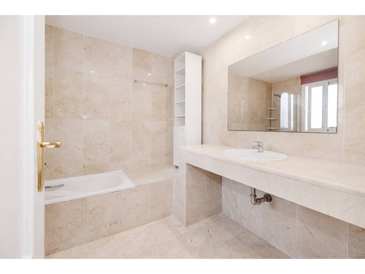 4 bedroom Townhouse for sale in Manilva with pool garage - € 575,000 (Ref: 10170409)