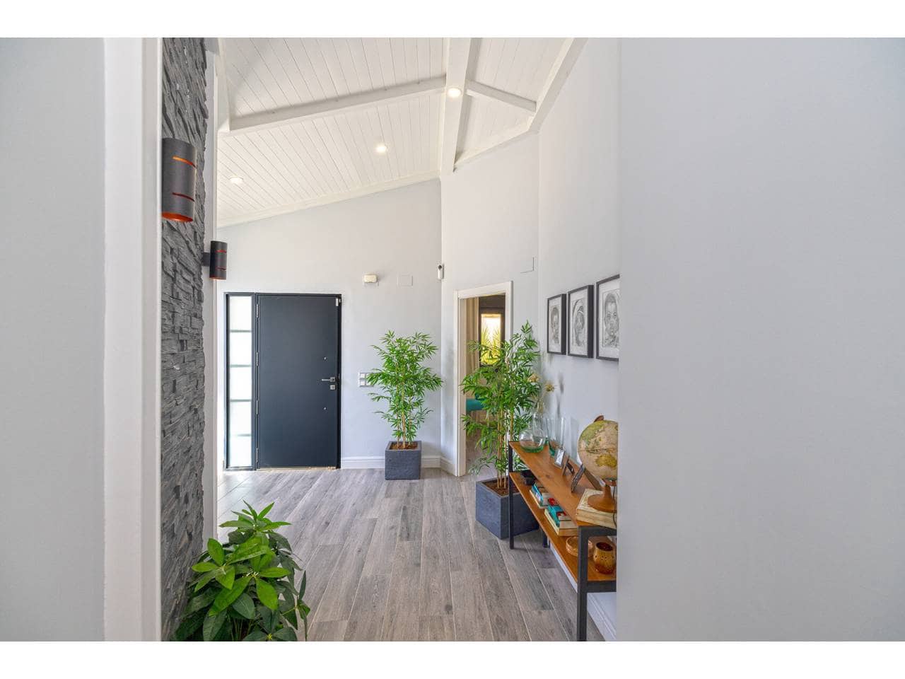 5 slaapkamer Villa te koop in Algeciras met zwembad garage - € 880.000 (Ref: 10182427)