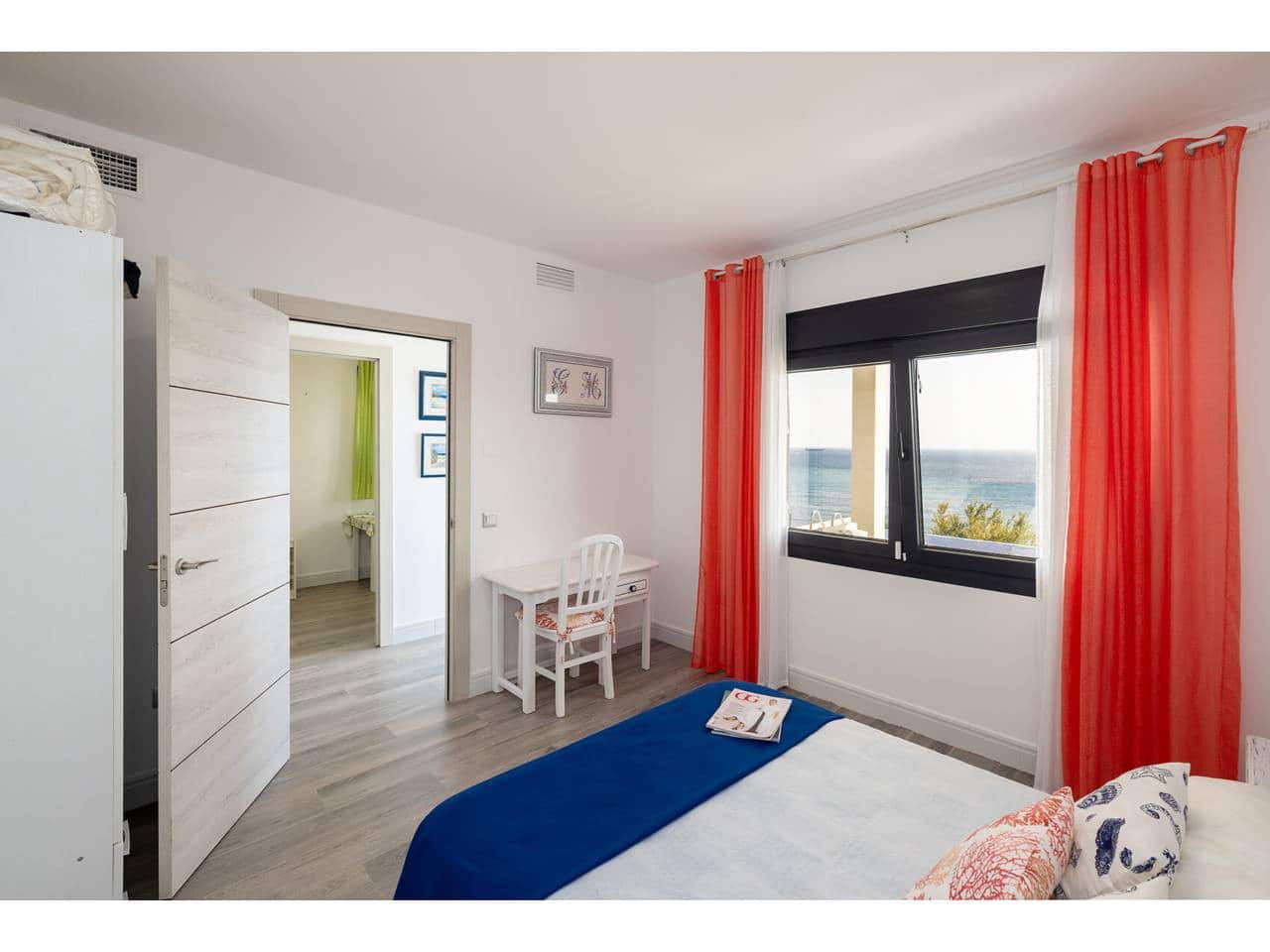 5 slaapkamer Villa te koop in Algeciras met zwembad garage - € 880.000 (Ref: 10182427)