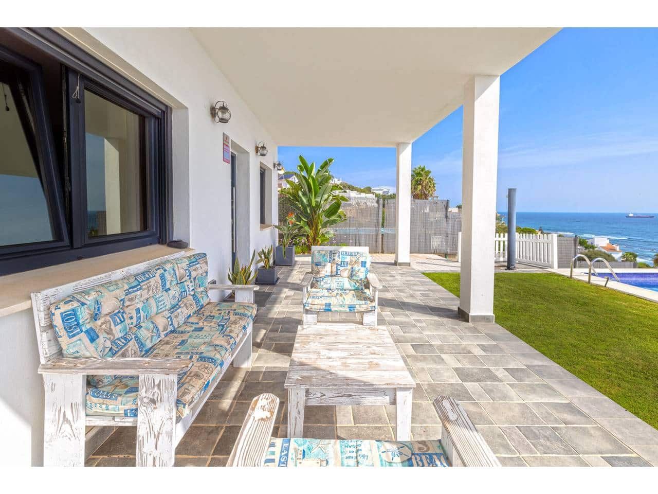 5 slaapkamer Villa te koop in Algeciras met zwembad garage - € 880.000 (Ref: 10182427)