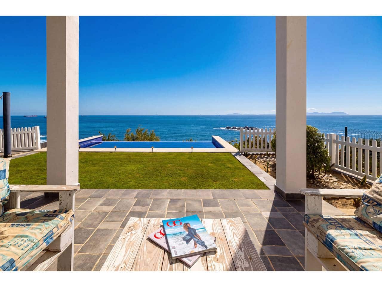 5 slaapkamer Villa te koop in Algeciras met zwembad garage - € 880.000 (Ref: 10182427)