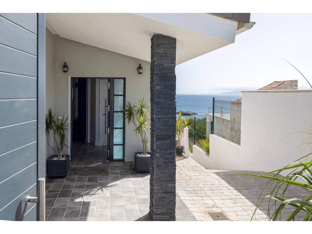 5 slaapkamer Villa te koop in Algeciras met zwembad garage - € 880.000 (Ref: 10182427)