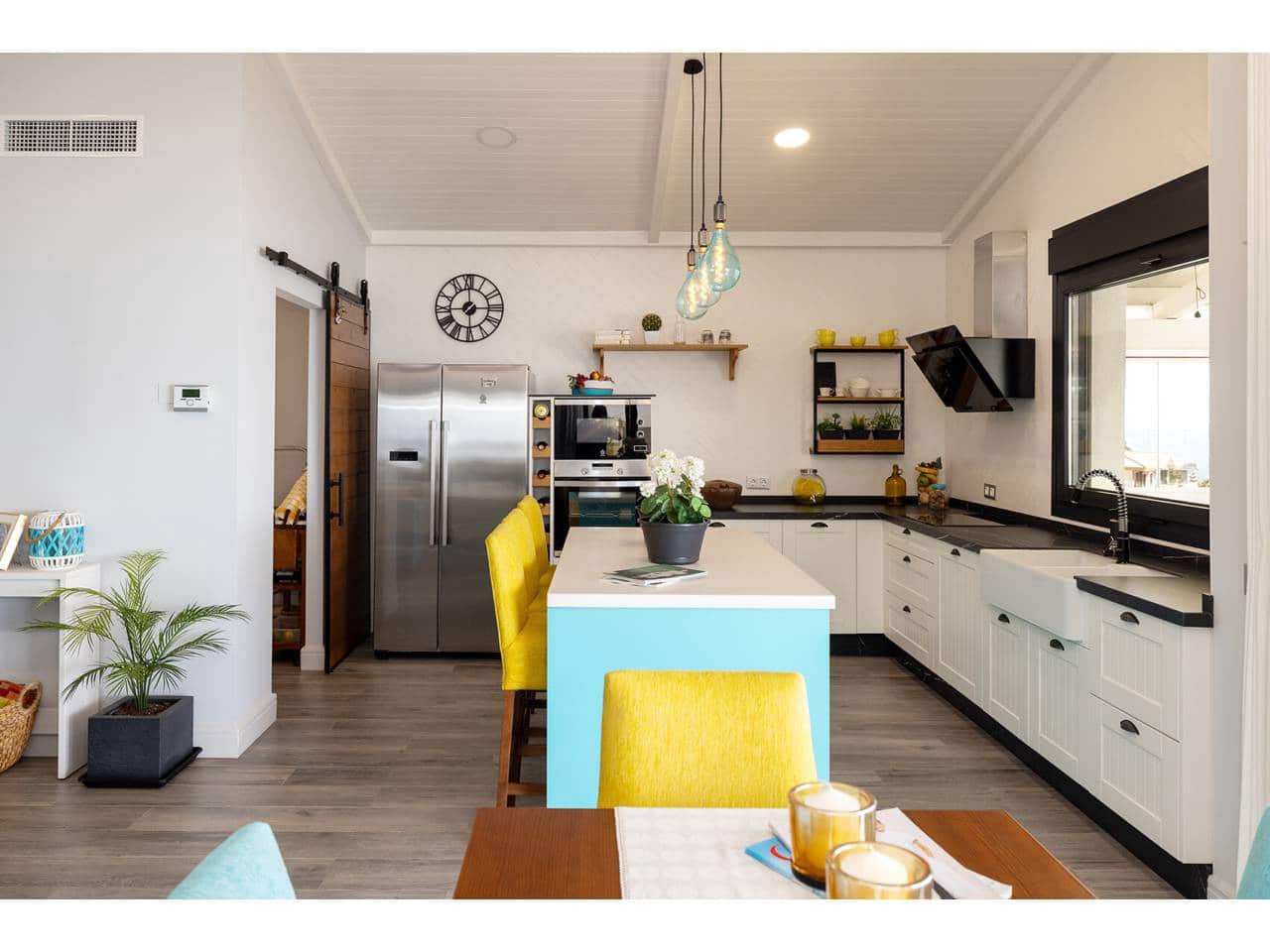 5 slaapkamer Villa te koop in Algeciras met zwembad garage - € 880.000 (Ref: 10182427)