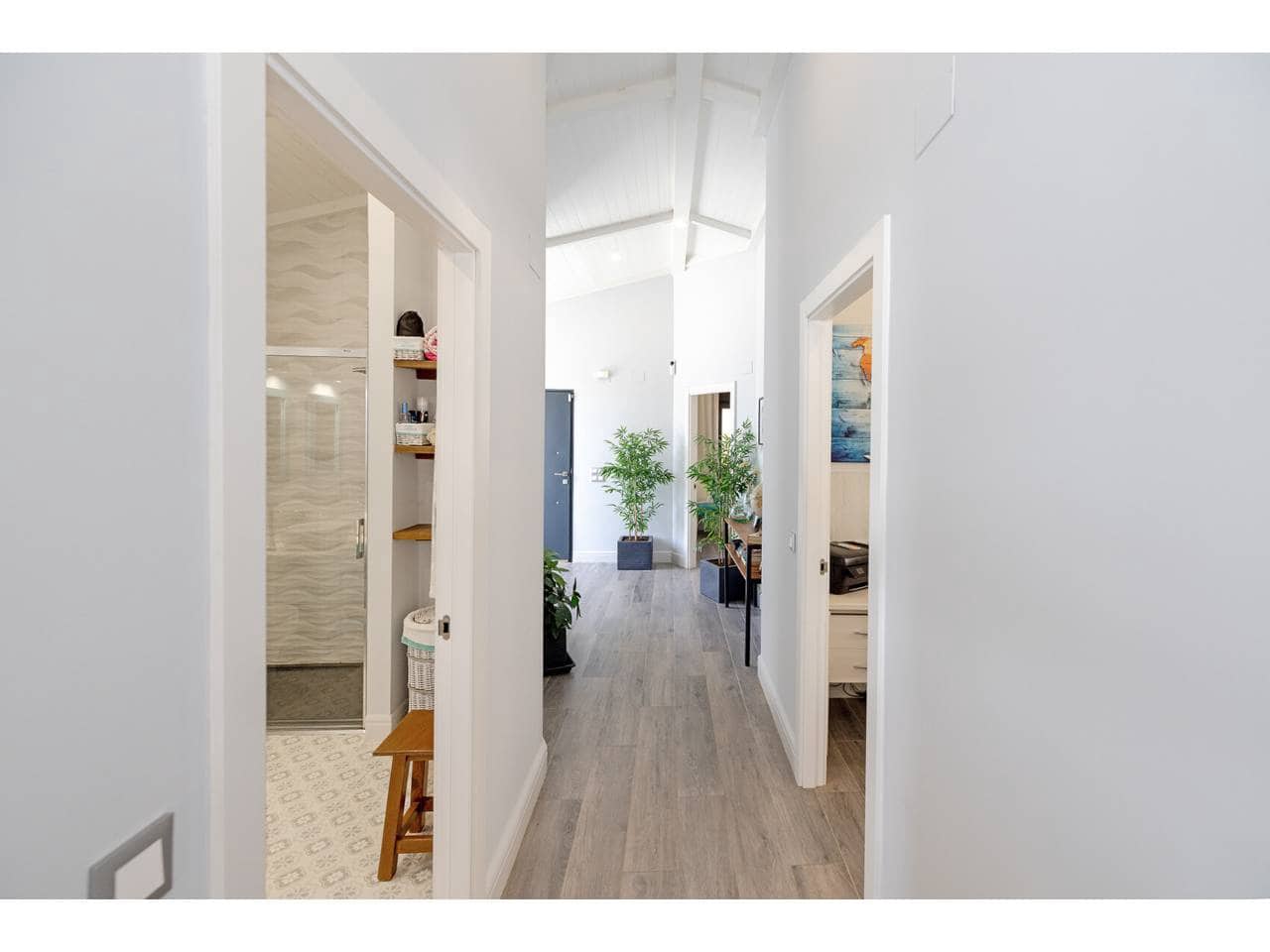 5 slaapkamer Villa te koop in Algeciras met zwembad garage - € 880.000 (Ref: 10182427)