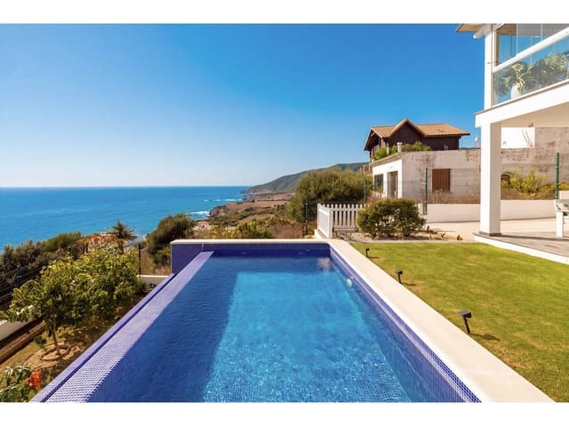 5 slaapkamer Villa te koop in Algeciras met zwembad garage - € 880.000 (Ref: 10182427)