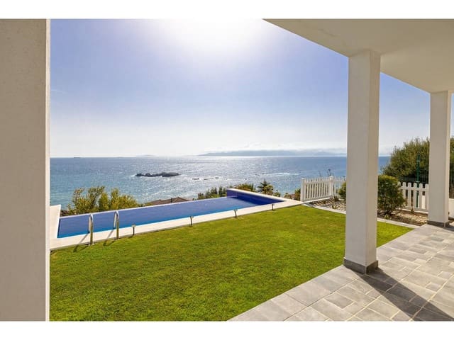 5 slaapkamer Villa te koop in Algeciras met zwembad garage - € 880.000 (Ref: 10182427)