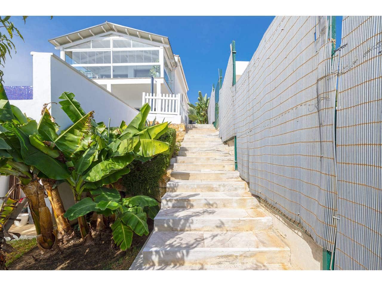 5 slaapkamer Villa te koop in Algeciras met zwembad garage - € 880.000 (Ref: 10182427)
