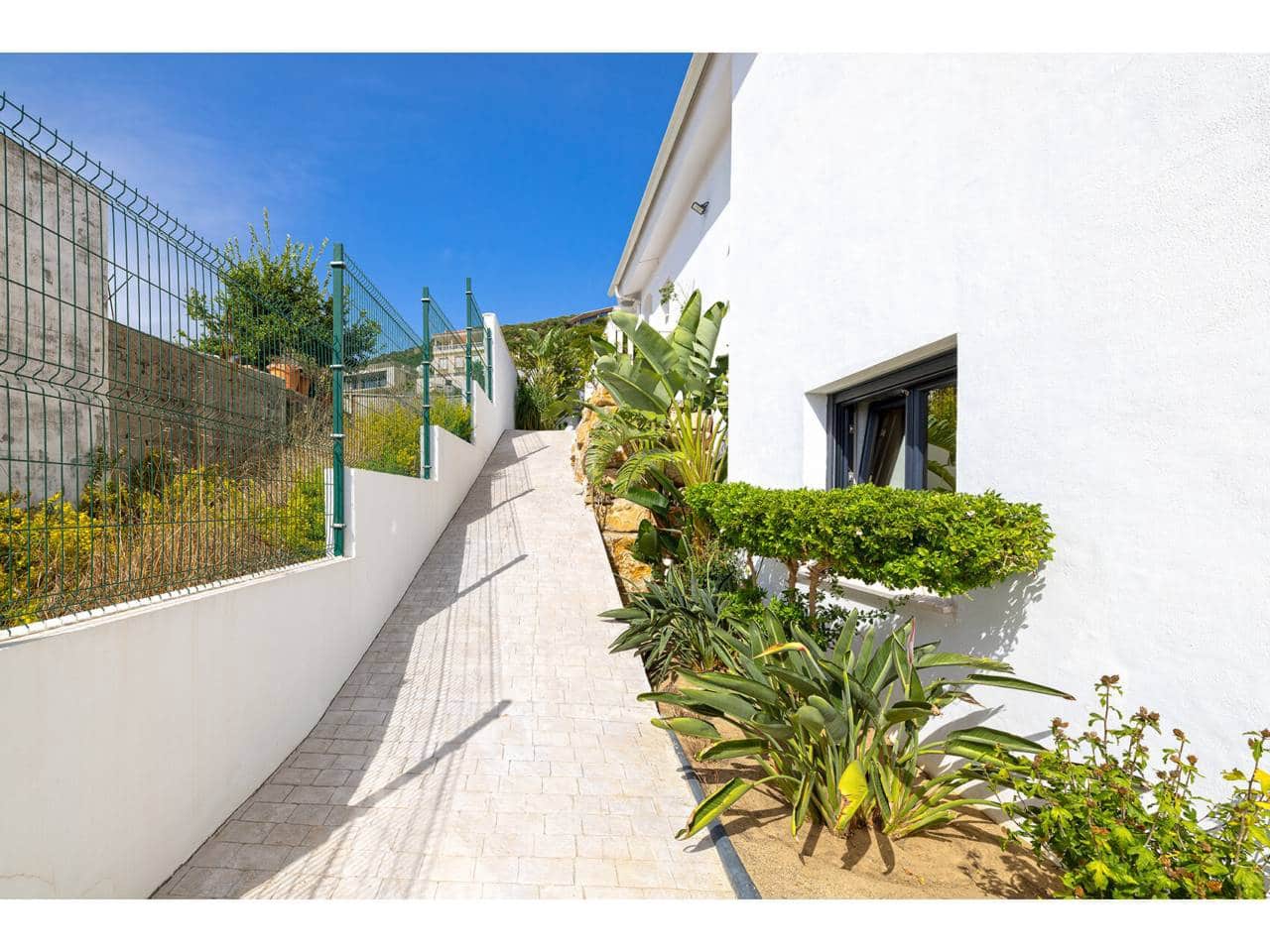 5 slaapkamer Villa te koop in Algeciras met zwembad garage - € 880.000 (Ref: 10182427)