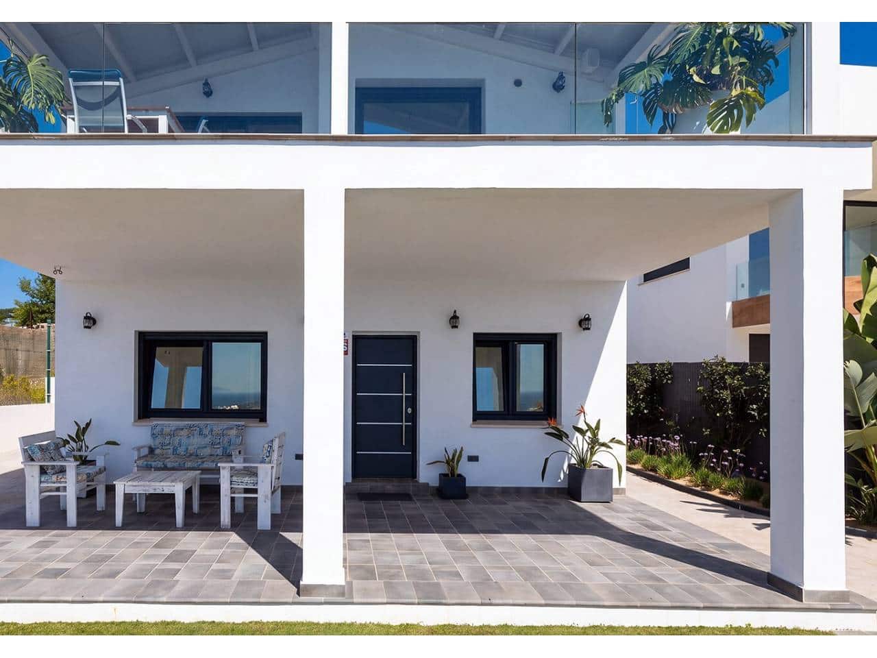 5 slaapkamer Villa te koop in Algeciras met zwembad garage - € 880.000 (Ref: 10182427)
