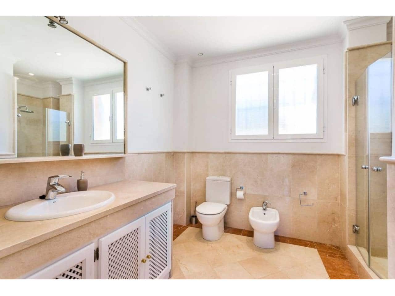 4 soverom Villa til salgs i Sotogrande med svømmebasseng garasje - € 1 680 000 (Ref: 6898430)