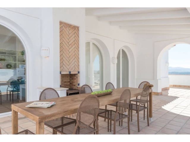 4 bedroom Villa for sale in Benalup with pool garage - € 695,000 (Ref: 6898482)