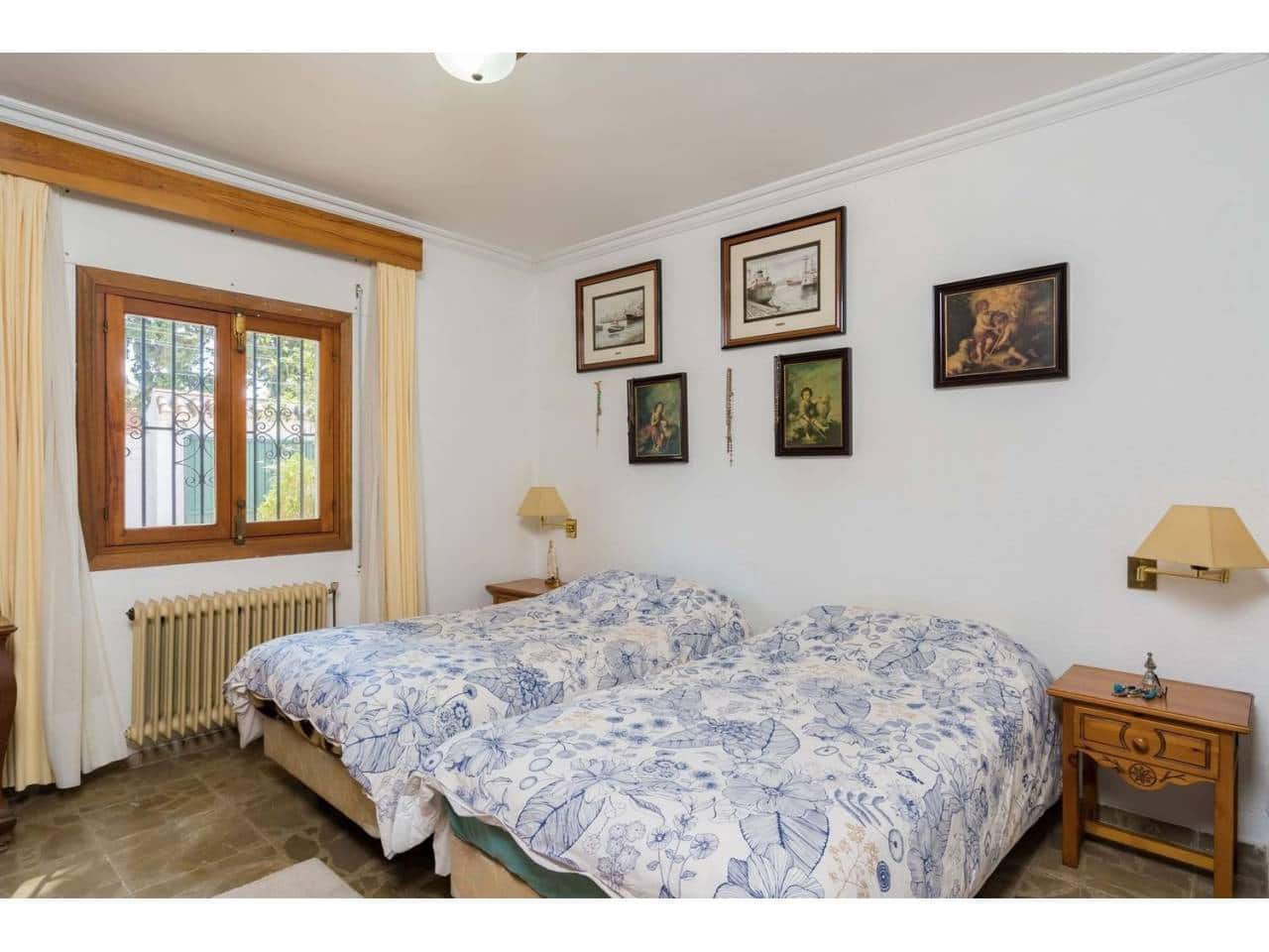 5 soveværelse Villa til salg i Algeciras med swimmingpool - € 800.000 (Ref: 6898499)