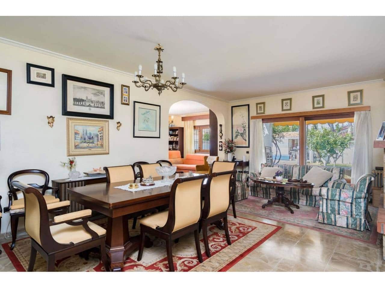 5 soveværelse Villa til salg i Algeciras med swimmingpool - € 800.000 (Ref: 6898499)