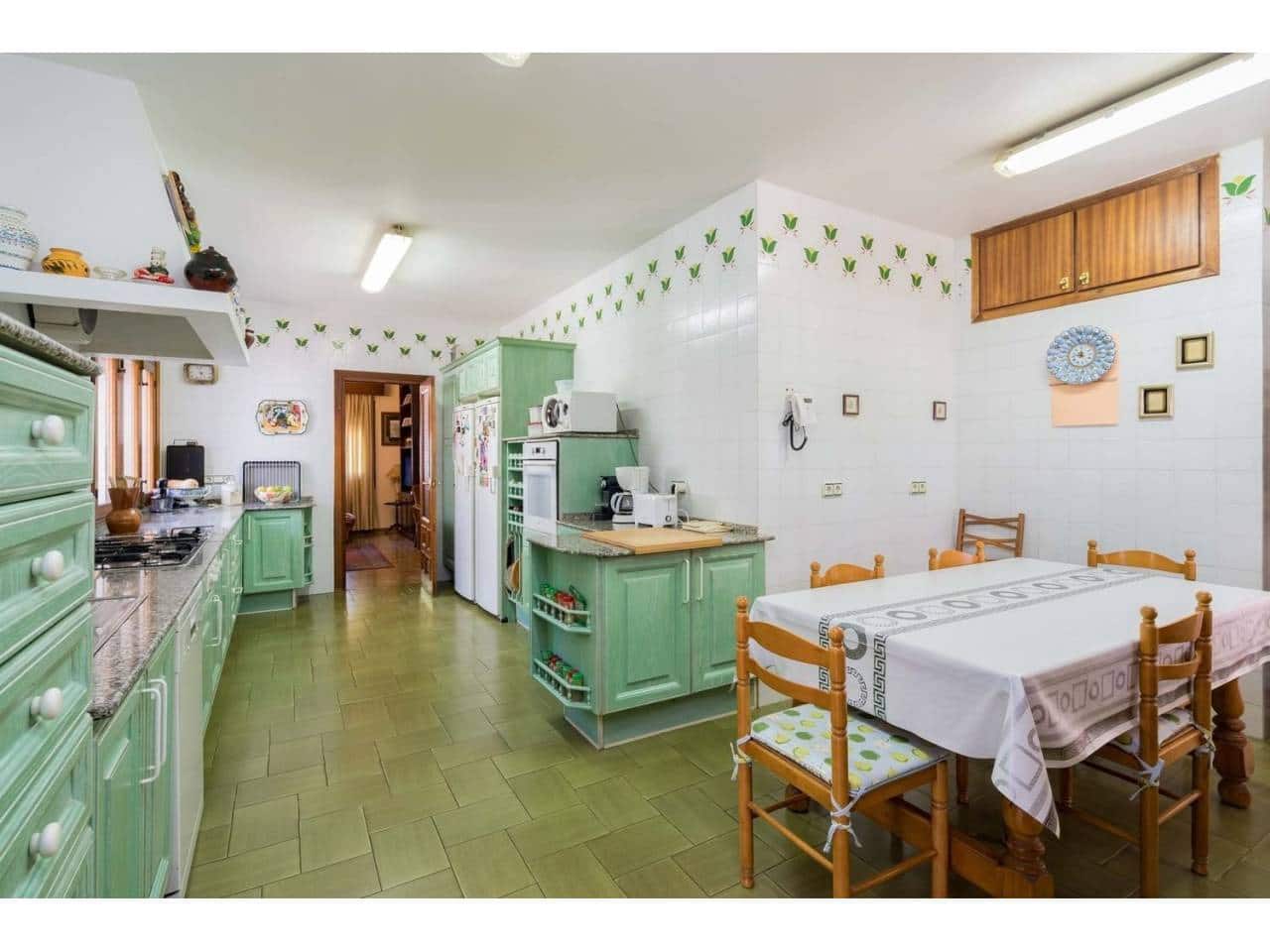 5 soveværelse Villa til salg i Algeciras med swimmingpool - € 800.000 (Ref: 6898499)