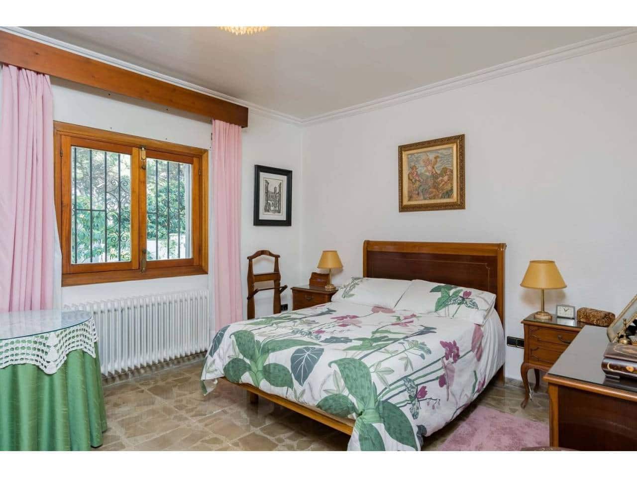 5 soveværelse Villa til salg i Algeciras med swimmingpool - € 800.000 (Ref: 6898499)