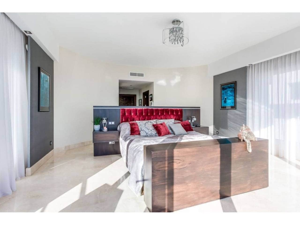 5 soverom Villa til salgs i Manilva med svømmebasseng garasje - € 3 295 000 (Ref: 6898537)