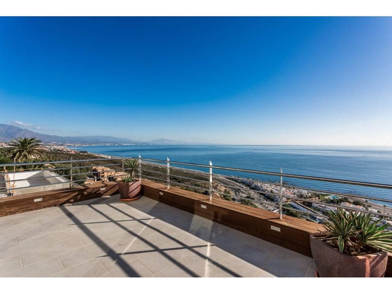 5 soverom Villa til salgs i Manilva med svømmebasseng garasje - € 3 295 000 (Ref: 6898537)