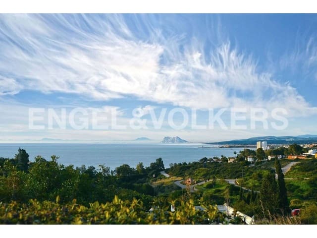 3 sypialnia Dom na sprzedaż w Manilva z basenem garażem - 595 000 € (Ref: 6898632)