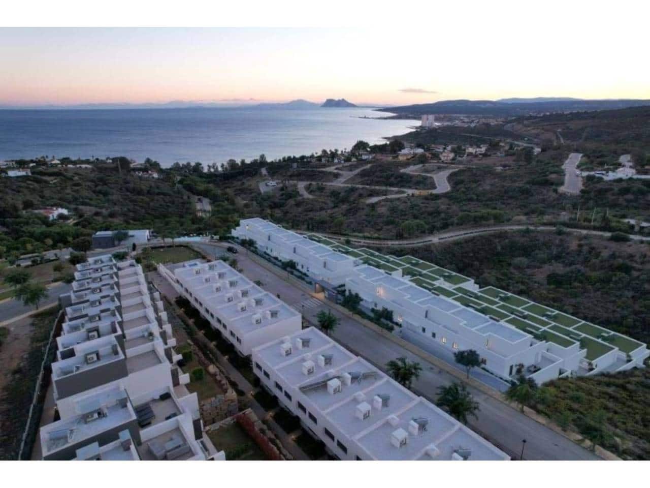 4 sypialnia Dom na sprzedaż w San Luis de Sabinillas z garażem - 466 400 € (Ref: 6898640)