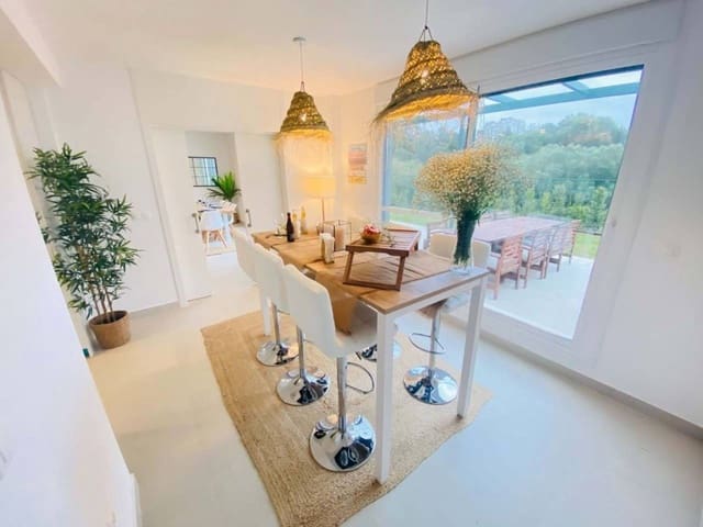 5 chambre Appartement à vendre à Sotogrande, San Roque avec piscine garage - 875 000 € (Ref: 6960212)