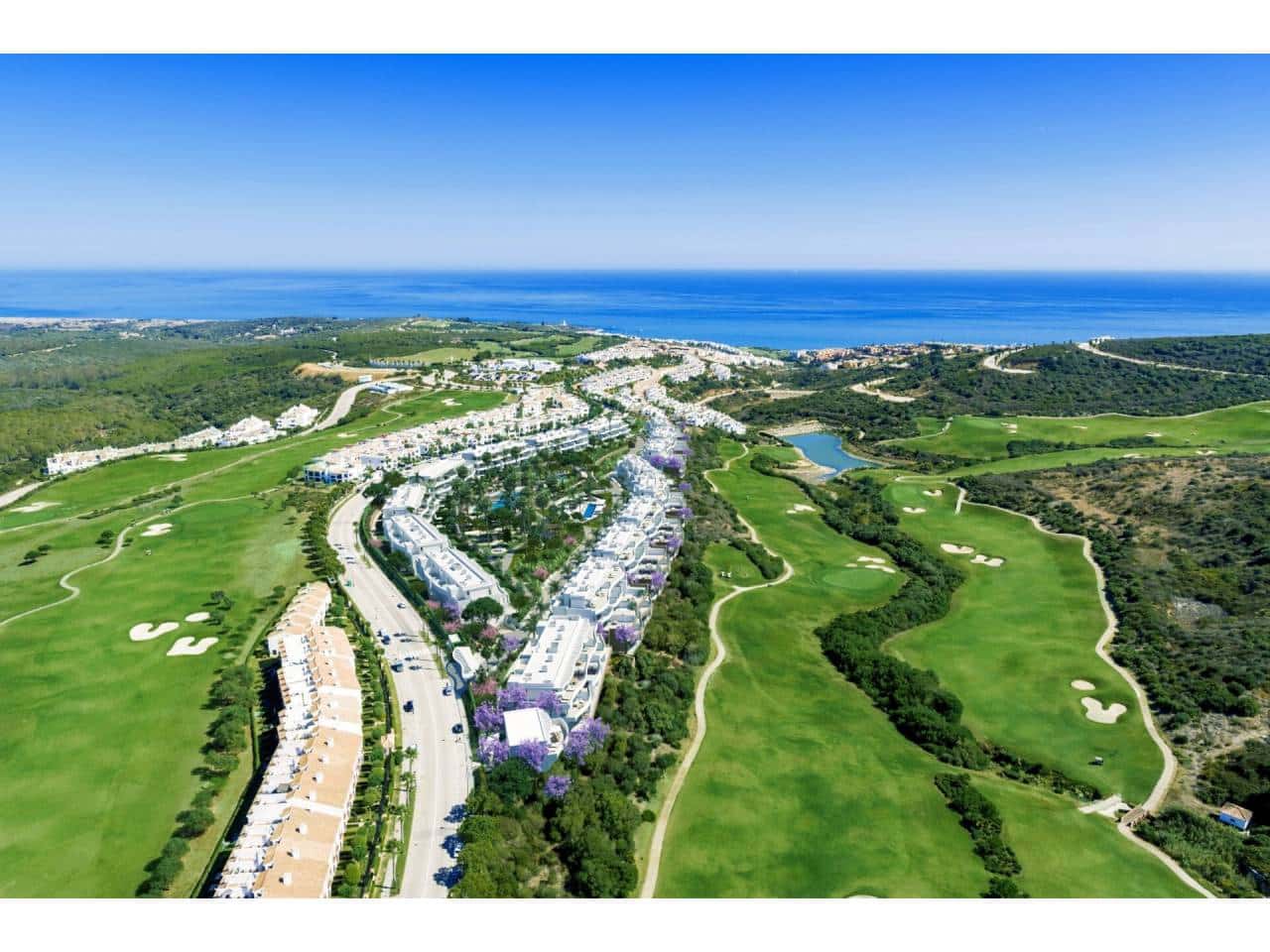 Apartamento de 2 habitaciones en La Alcaidesa en venta con piscina garaje - 329.000 € (Ref: 6974978)