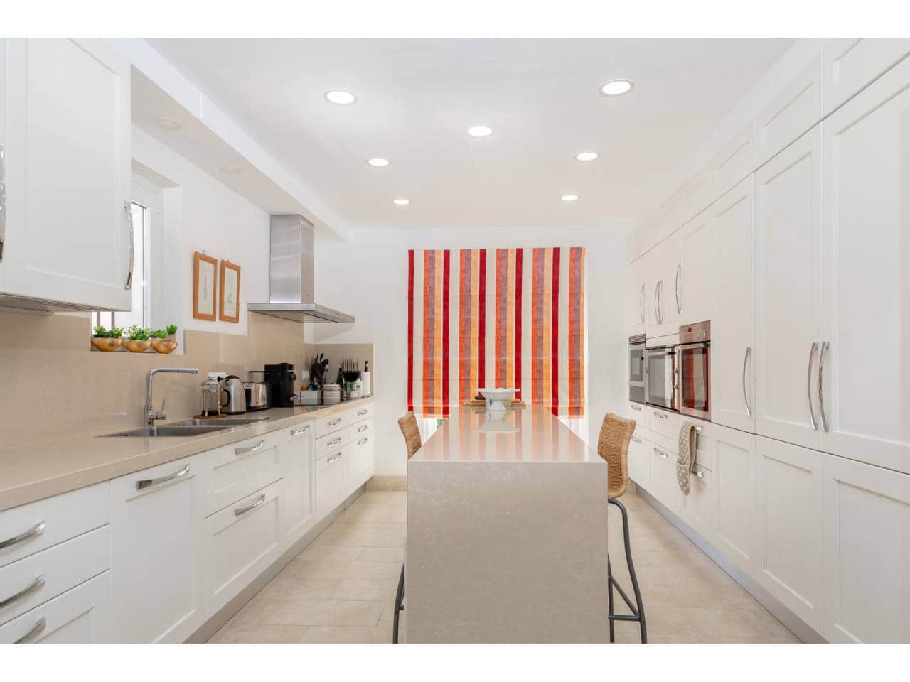 5 Zimmer Villa zu verkaufen in Sotogrande mit Pool Garage - 1.850.000 € (Ref: 6996521)