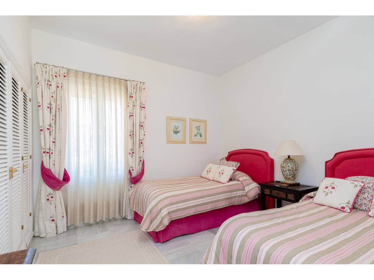 5 Zimmer Villa zu verkaufen in Sotogrande mit Pool Garage - 1.850.000 € (Ref: 6996521)