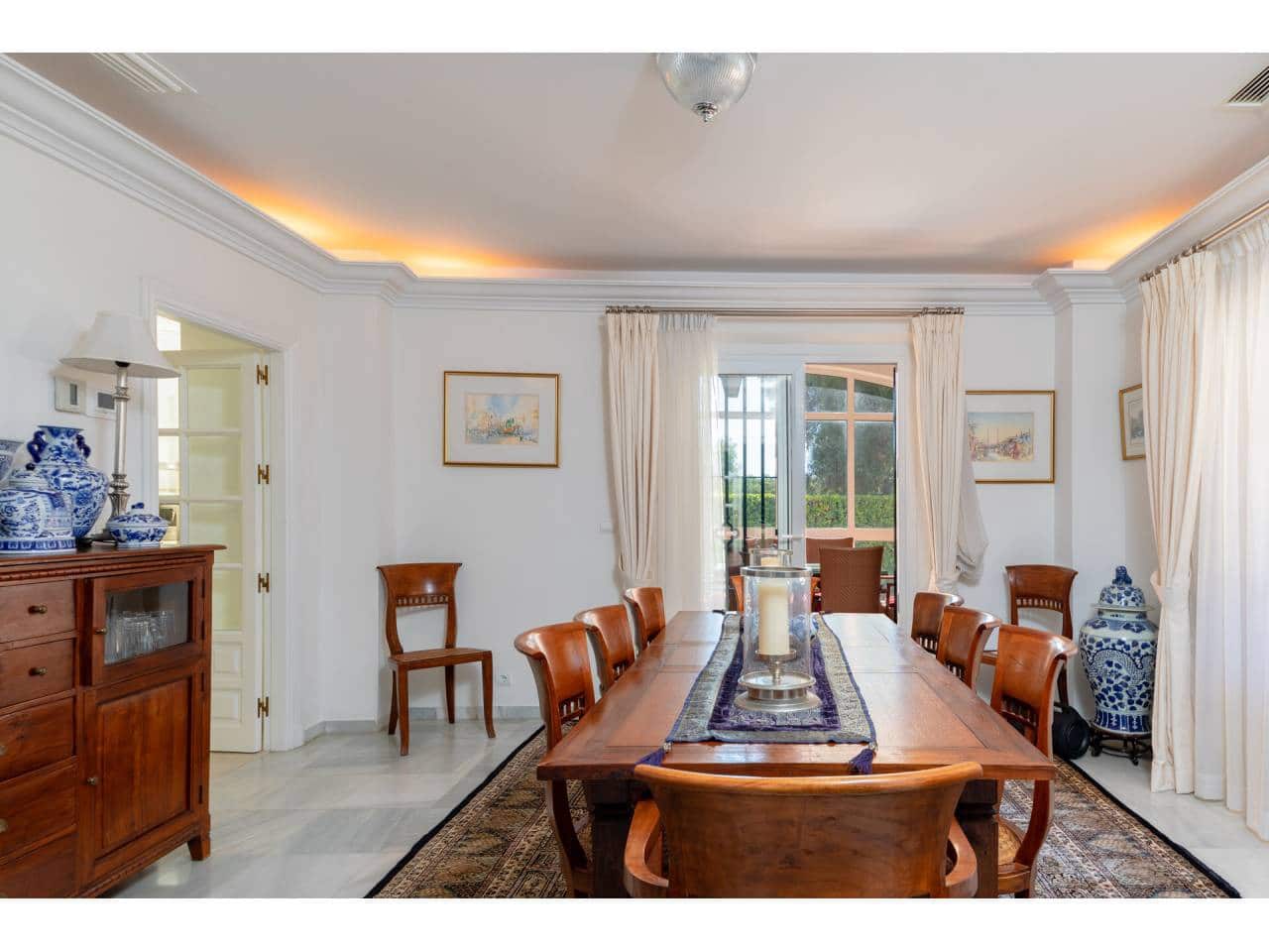 5 Zimmer Villa zu verkaufen in Sotogrande mit Pool Garage - 1.850.000 € (Ref: 6996521)