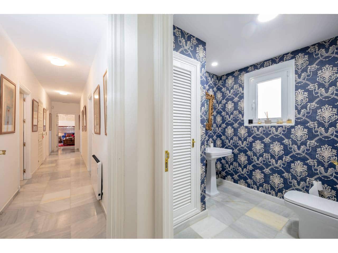 5 Zimmer Villa zu verkaufen in Sotogrande mit Pool Garage - 1.850.000 € (Ref: 6996521)