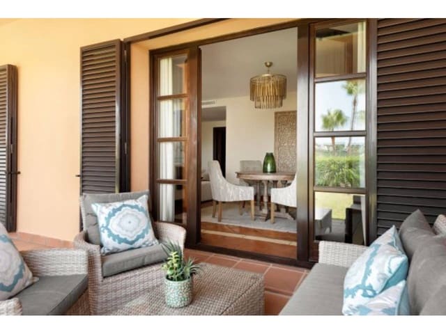 4 sypialnia Willa na sprzedaż w Sotogrande Alto, San Roque z basenem garażem - 1 180 000 € (Ref: 7317358)