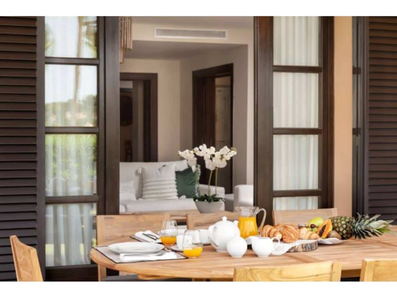 4 sypialnia Willa na sprzedaż w Sotogrande z basenem garażem - 1 180 000 € (Ref: 7317358)