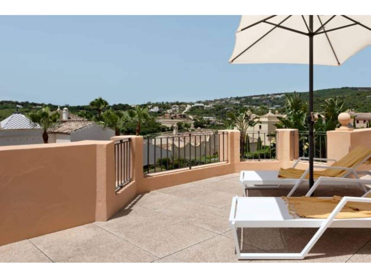 4 sypialnia Willa na sprzedaż w Sotogrande z basenem garażem - 1 180 000 € (Ref: 7317358)