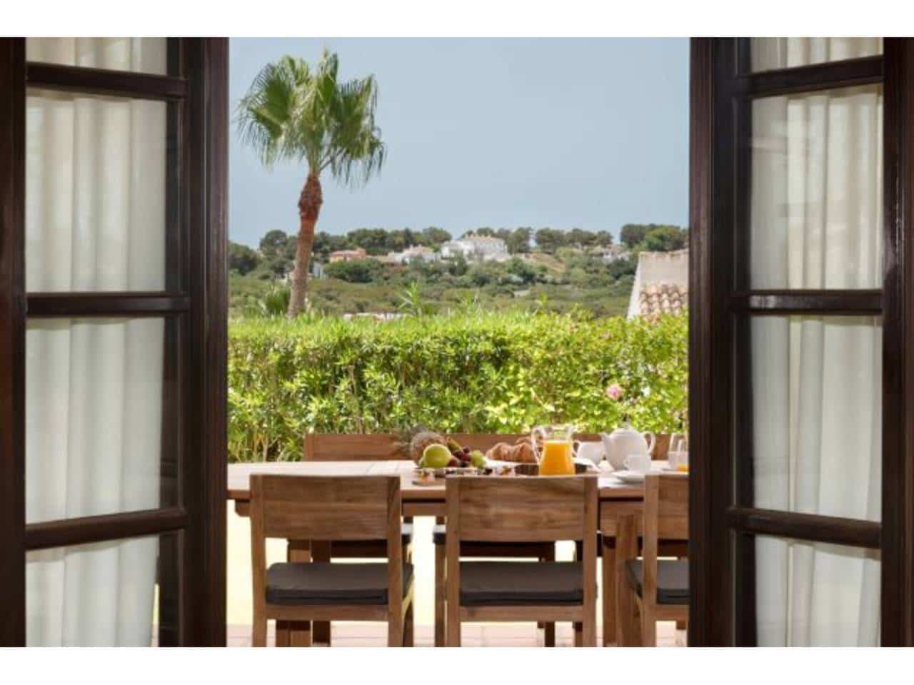 4 sypialnia Willa na sprzedaż w Sotogrande z basenem garażem - 1 180 000 € (Ref: 7317358)