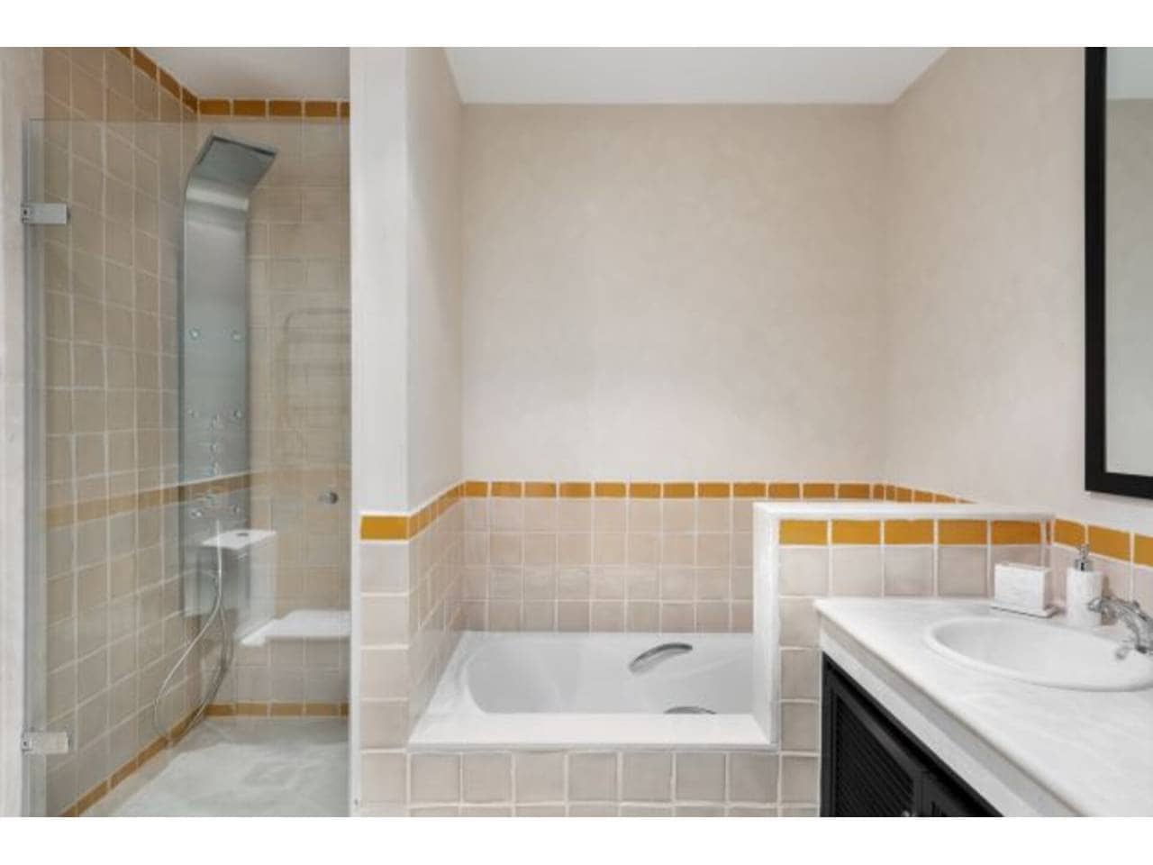 4 sypialnia Willa na sprzedaż w Sotogrande z basenem garażem - 1 180 000 € (Ref: 7317358)