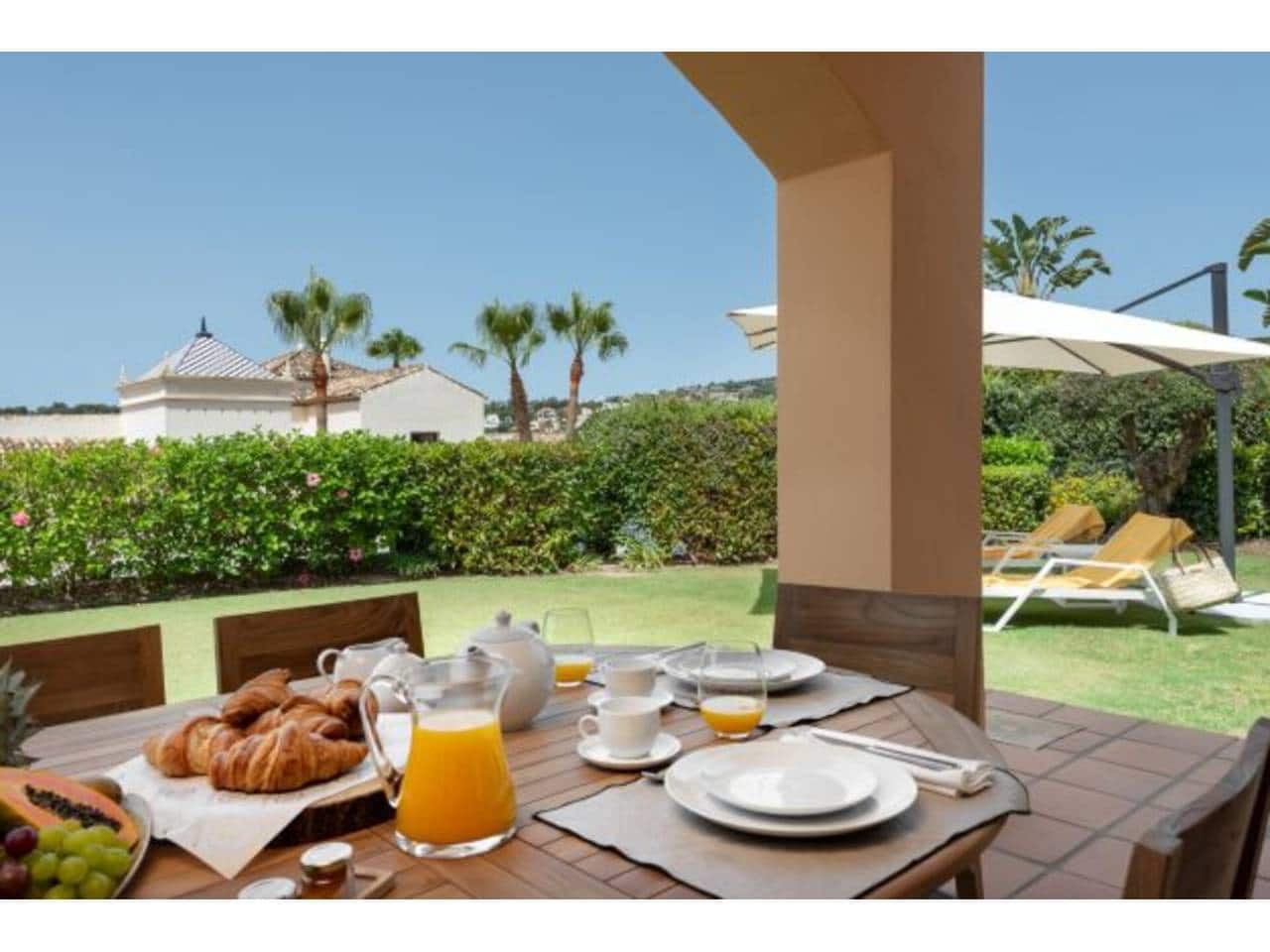 4 sypialnia Willa na sprzedaż w Sotogrande z basenem garażem - 1 180 000 € (Ref: 7317358)