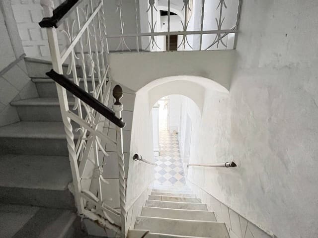 16 bedroom Hotel for sale in Vejer de la Frontera with garage - € 680,000 (Ref: 7343427)