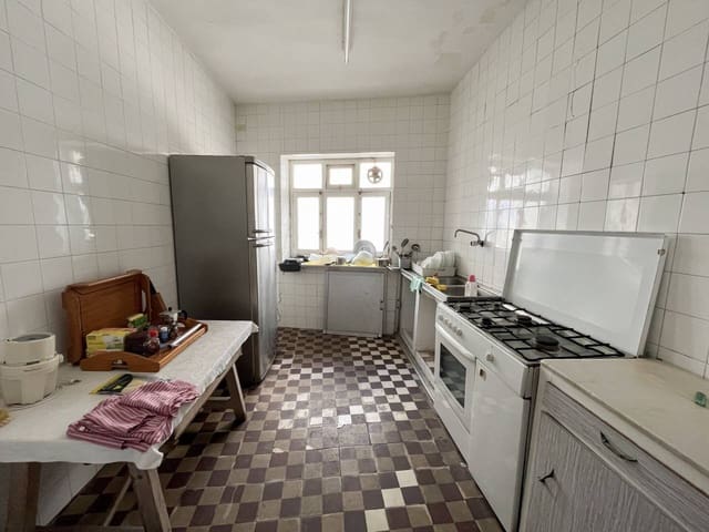 16 bedroom Hotel for sale in Vejer de la Frontera with garage - € 680,000 (Ref: 7343427)