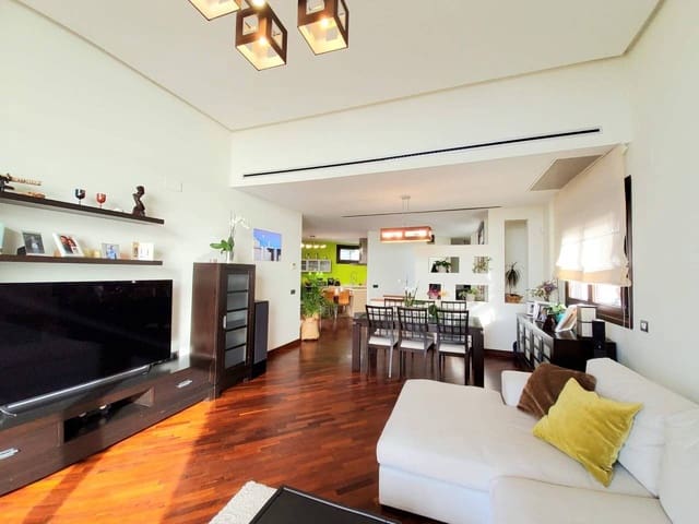 4 soveværelse Villa til salg i Torreguadiaro, San Roque med swimmingpool garage - € 1.190.000 (Ref: 7366126)