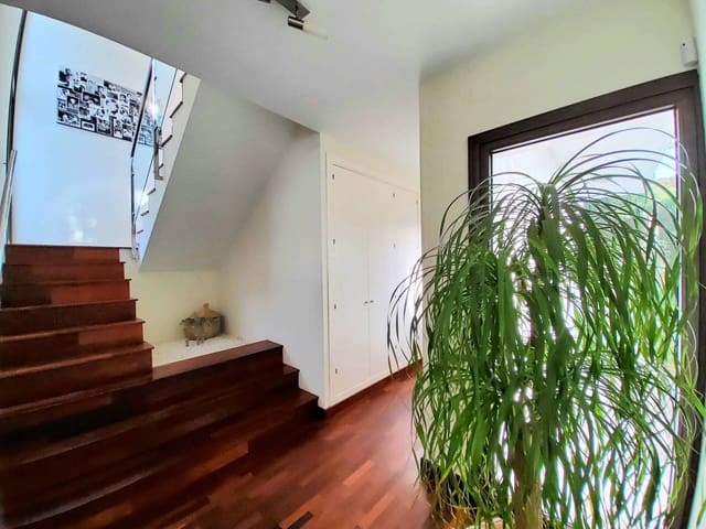 4 soveværelse Villa til salg i Torreguadiaro, San Roque med swimmingpool garage - € 1.190.000 (Ref: 7366126)