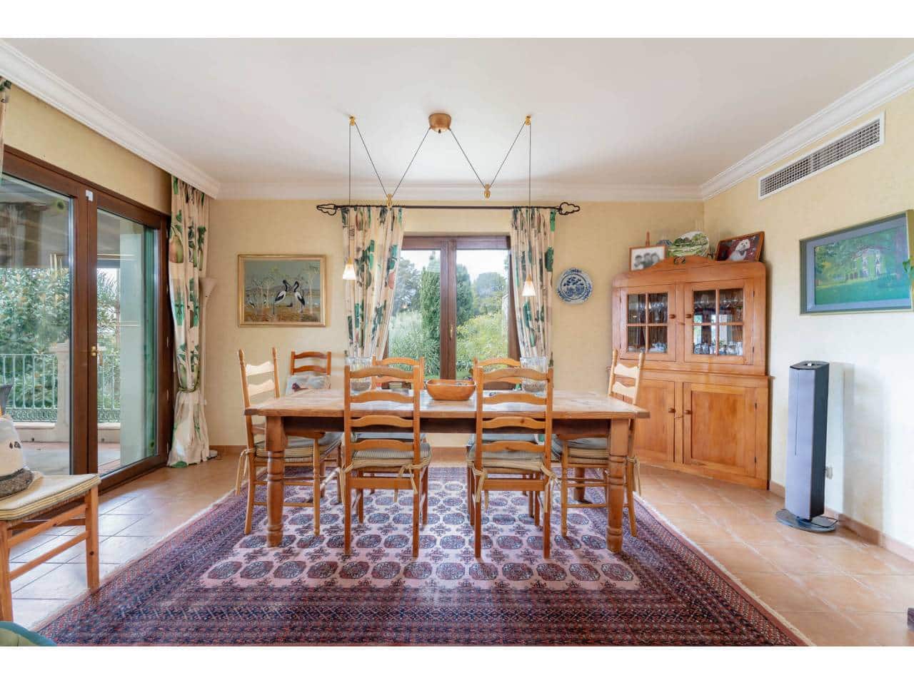 9 Zimmer Villa zu verkaufen in Sotogrande mit Pool Garage - 3.600.000 € (Ref: 7410950)