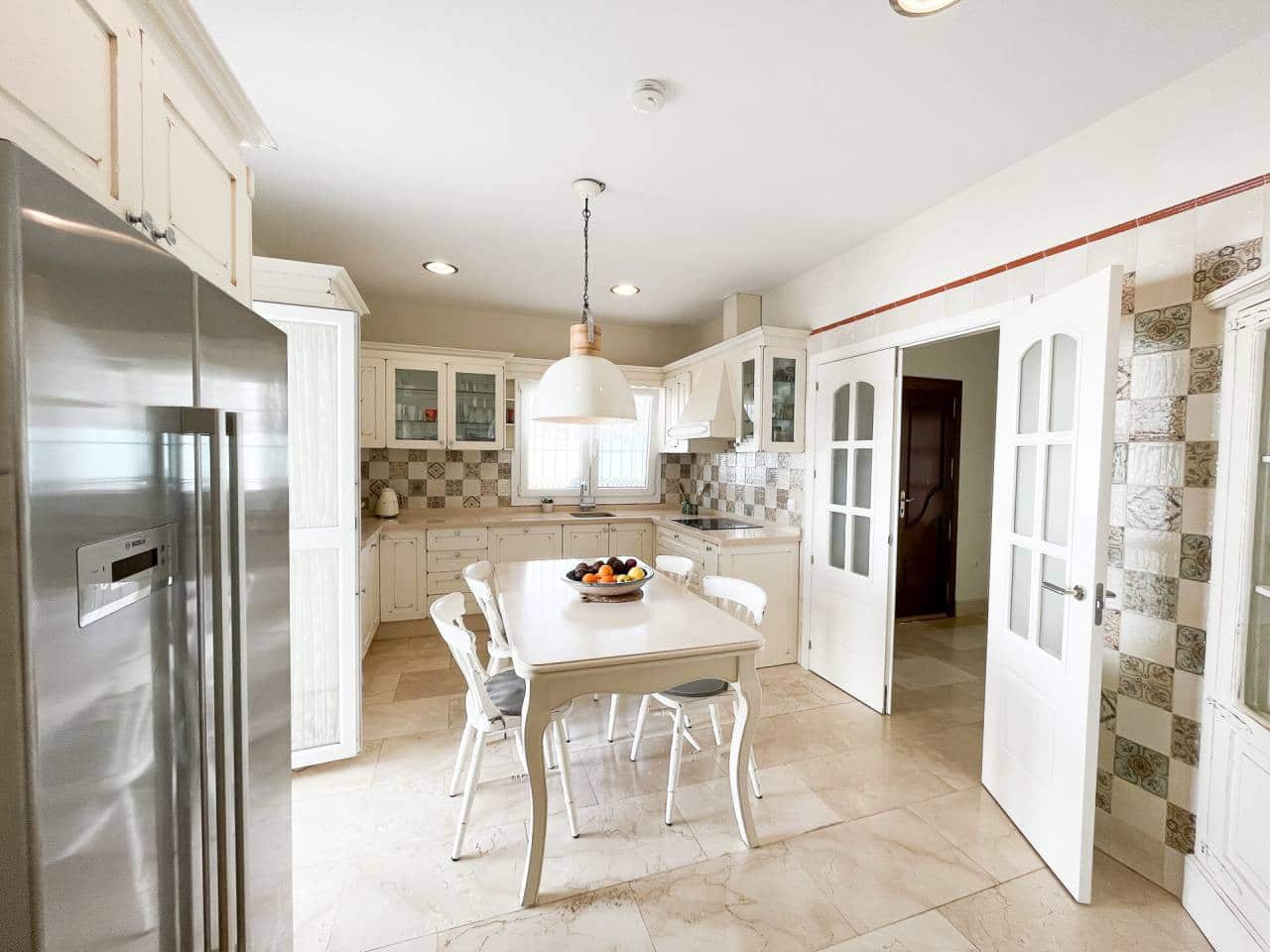 4 bedroom Villa for sale in San Roque with pool garage - € 790,000 (Ref: 7419349)