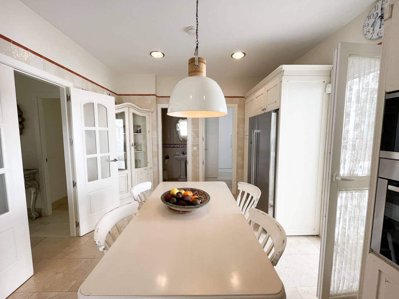 4 bedroom Villa for sale in San Roque with pool garage - € 790,000 (Ref: 7419349)