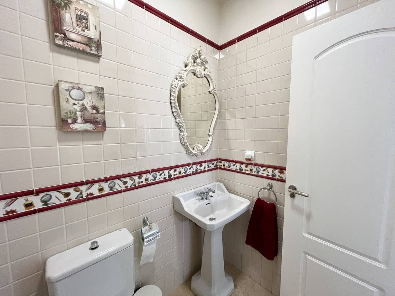 4 bedroom Villa for sale in San Roque with pool garage - € 790,000 (Ref: 7419349)